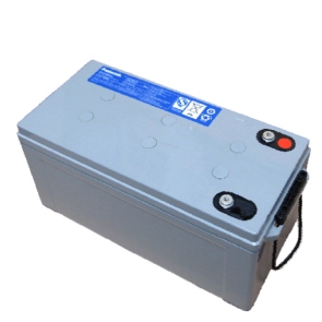松下蓄电池（panasonic）LC-QA12110---后备浮充使用长寿命高级品用途：适用于重点IDC机房、石油石化、轨道交通、数据基站等以及其他对电池品质要求很高的领域。特点：浮充期待寿命17年；采用耐腐蚀性高、性能稳定的新型合金配方板栅；采用优质阻燃材ABS槽壳，符合UL94V-0标准，降低壳体燃烧可能；最合理电解液配比，减缓对板栅的腐蚀程度，寿命进一步延长。